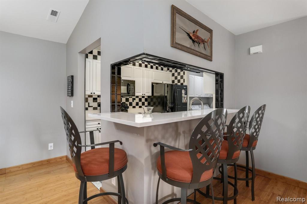3601 Oakmonte Boulevard Rochester, MI 48306 - Photo 7 of 29