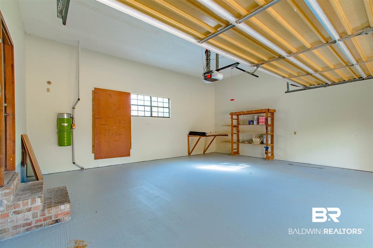 512 Southern Way Daphne, AL 36527 - Photo 38 of 43 Garage