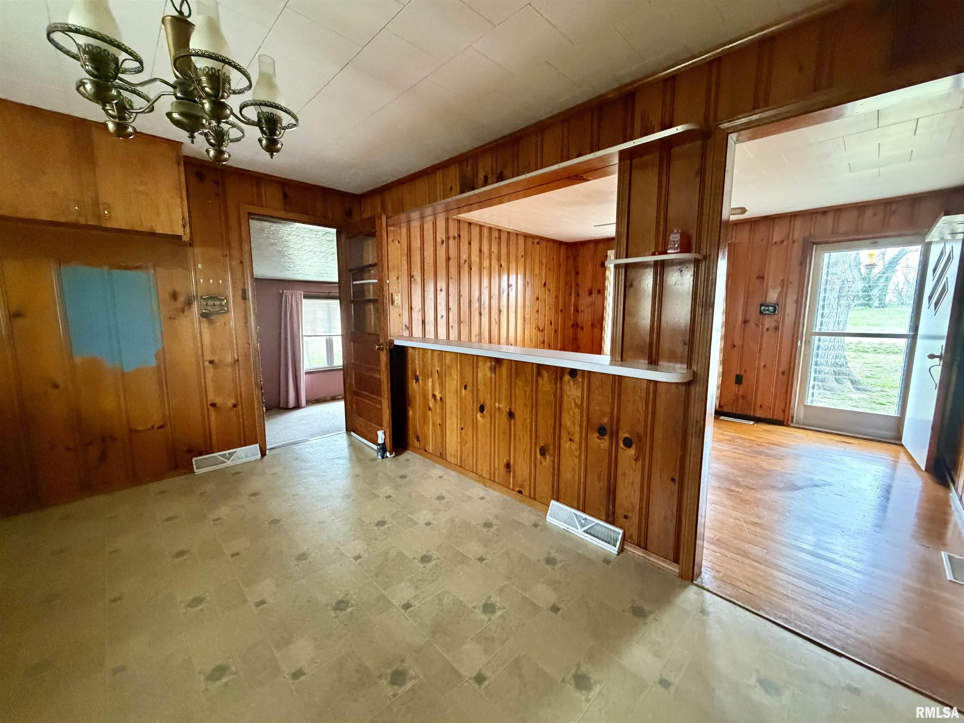 1950 Greenhill Road Eldorado, IL 62930 - Photo 14 of 25