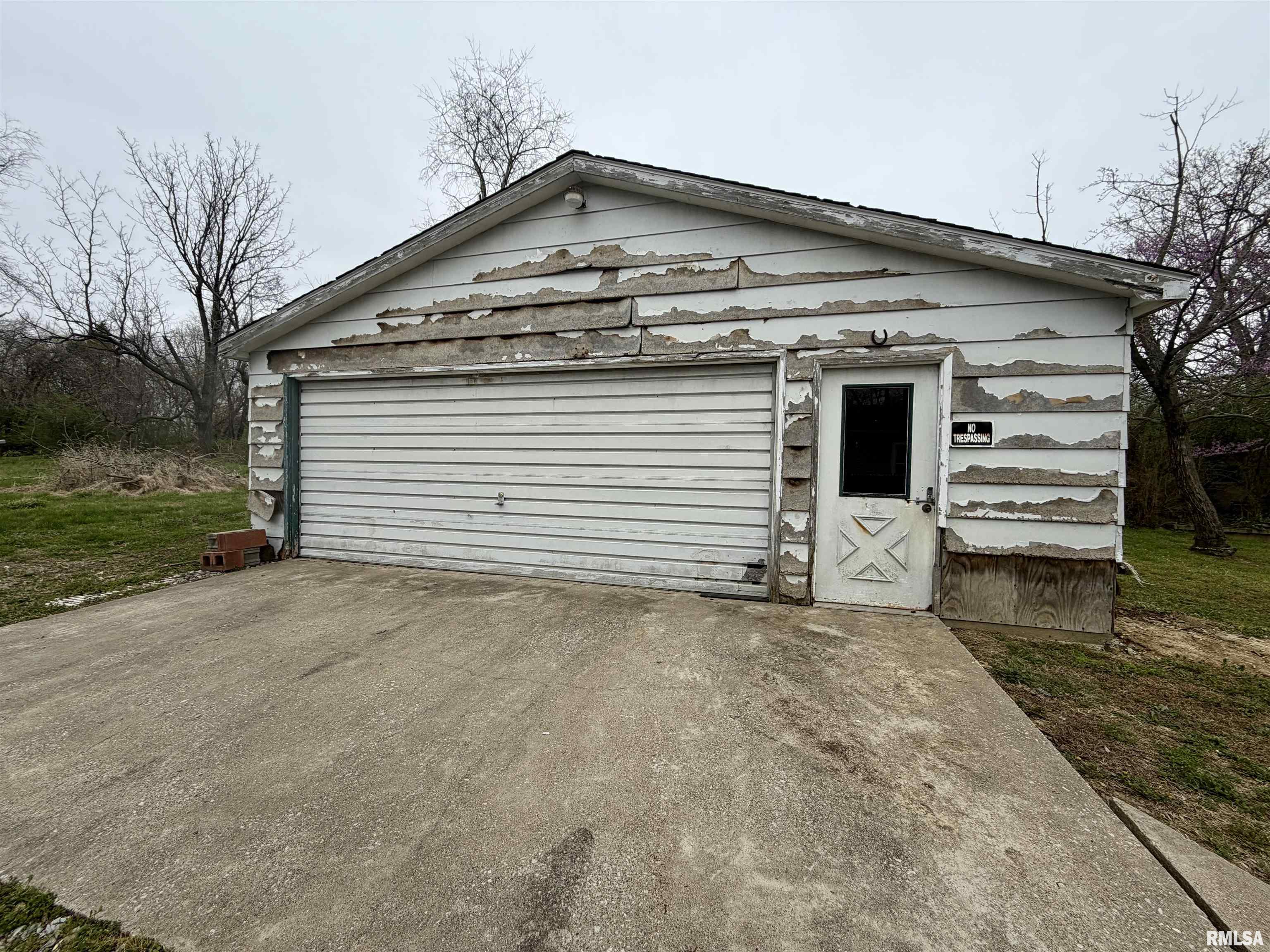 1950 Greenhill Road Eldorado, IL 62930 - Photo 17 of 25
