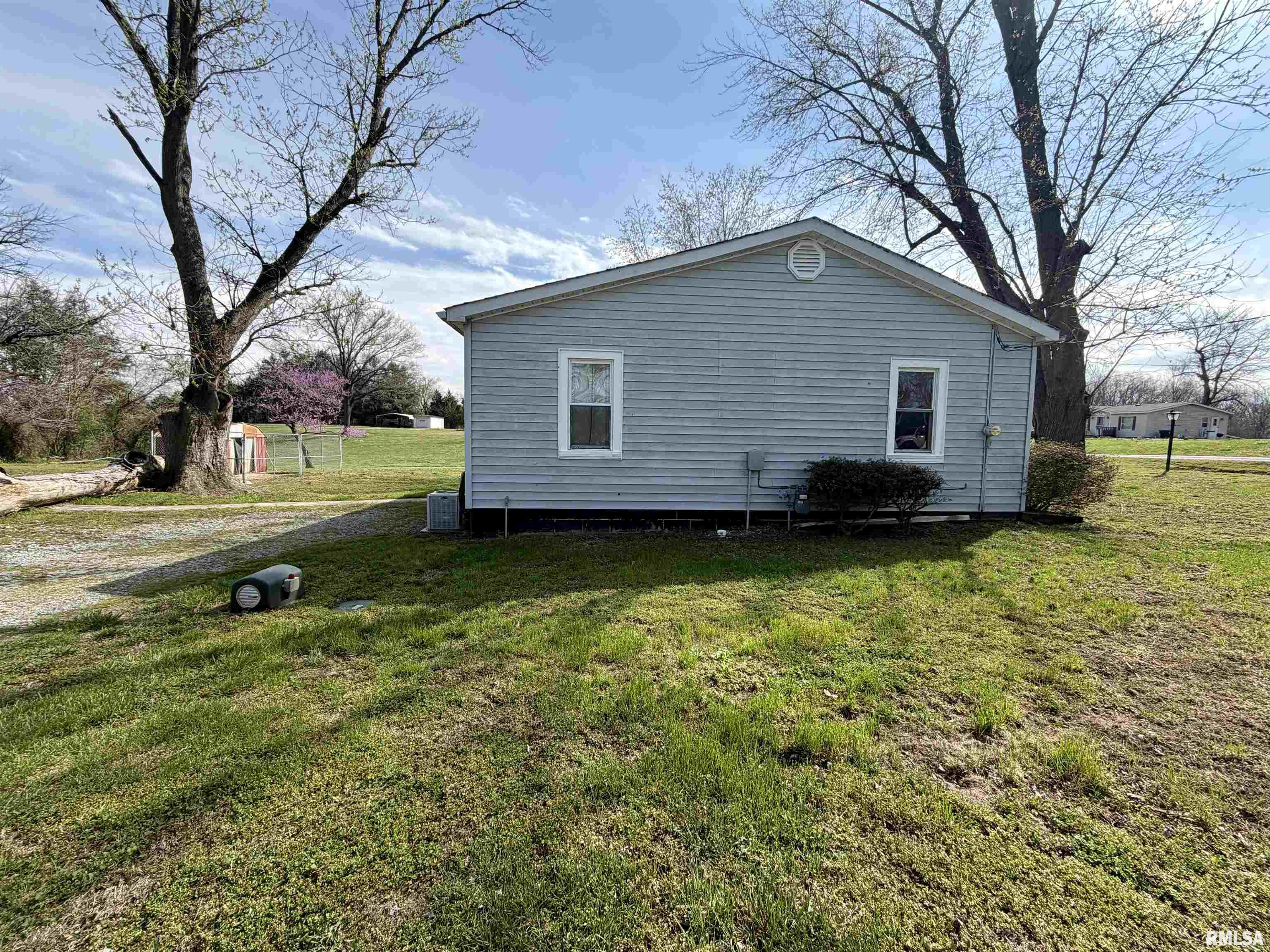 1950 Greenhill Road Eldorado, IL 62930 - Photo 20 of 25