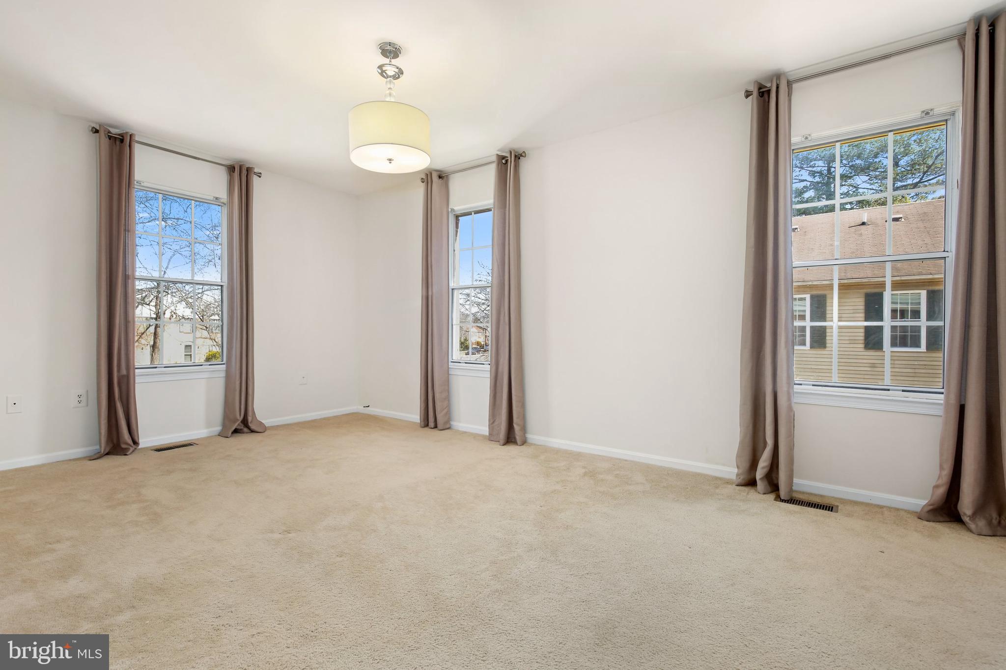 2024 Flowering Tree Terrace Silver Spring, MD 20902 - Photo 13 of 27