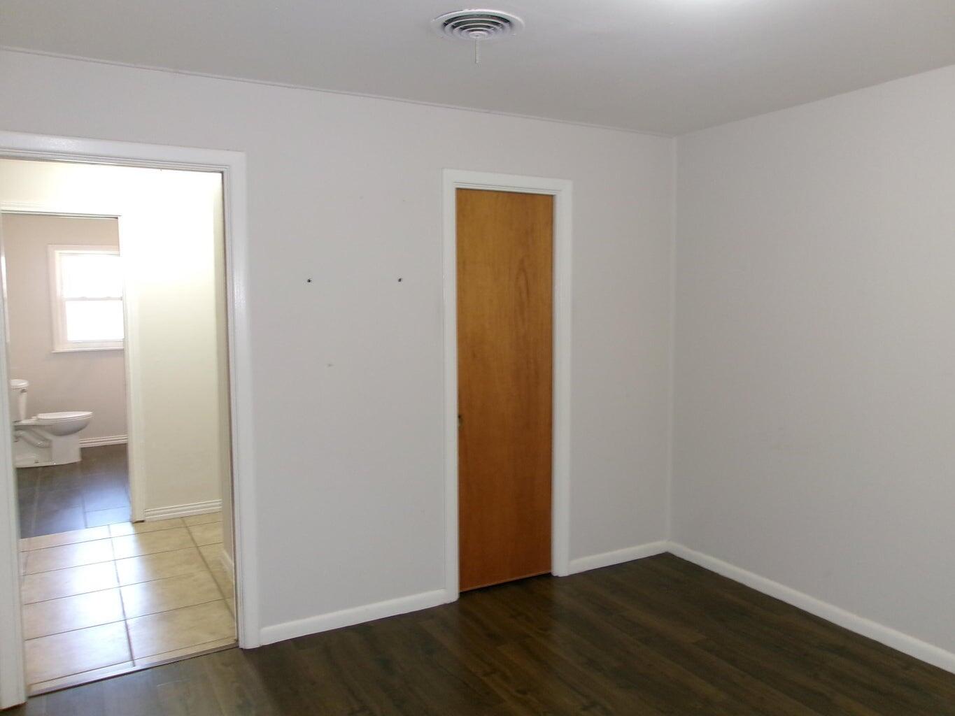 1201 Borger Plainview, TX 79072 - Photo 14 of 22 a view of a room that has a bench in it