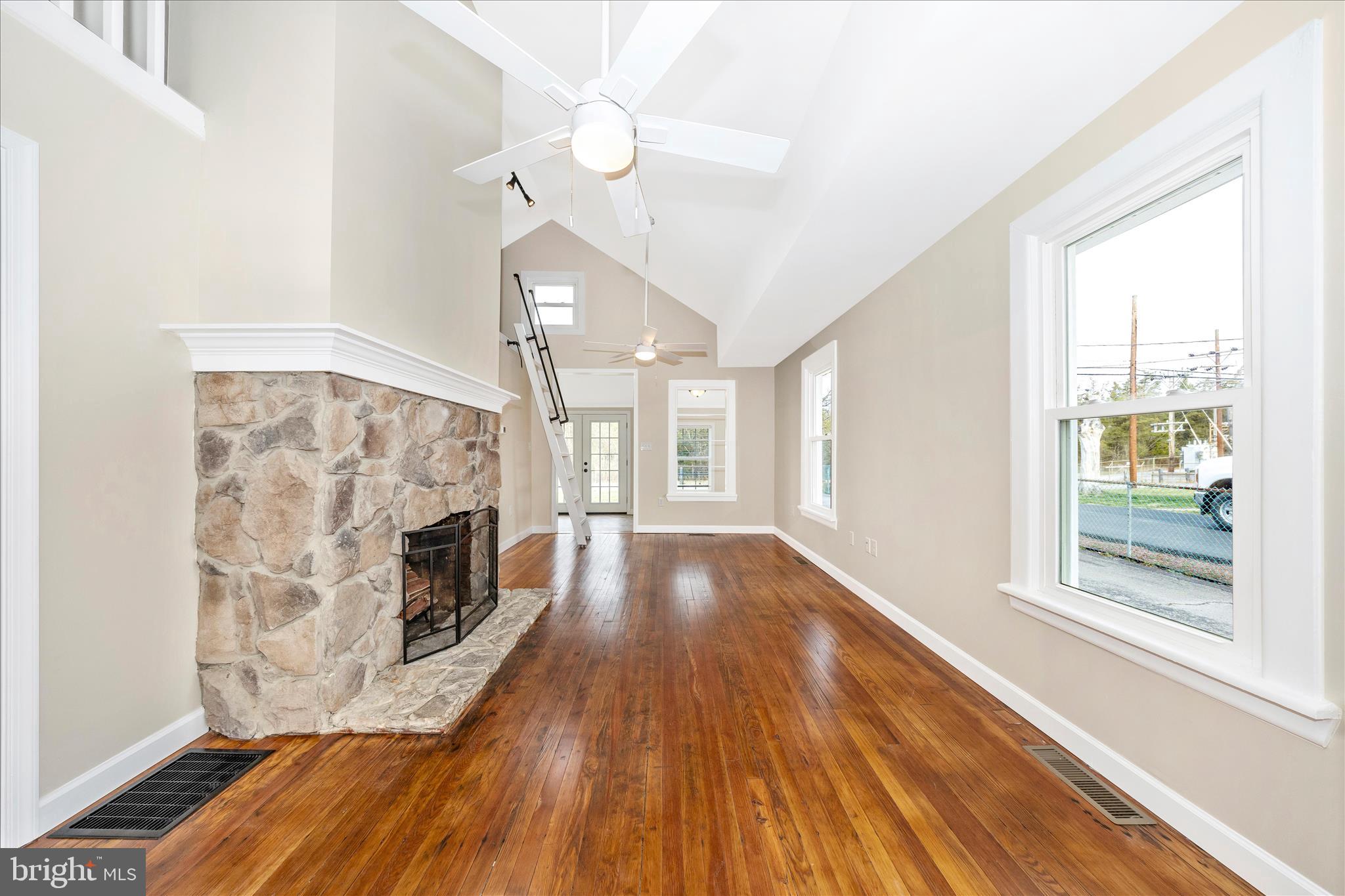 12401 Cedar Ridge Road Williamsport, MD 21795 - Photo 12 of 54 Living Room