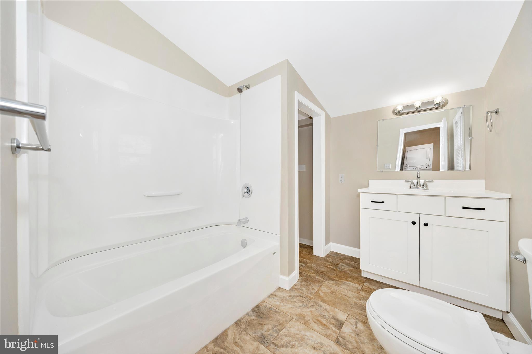 12401 Cedar Ridge Road Williamsport, MD 21795 - Photo 32 of 54 Hall Bathroom