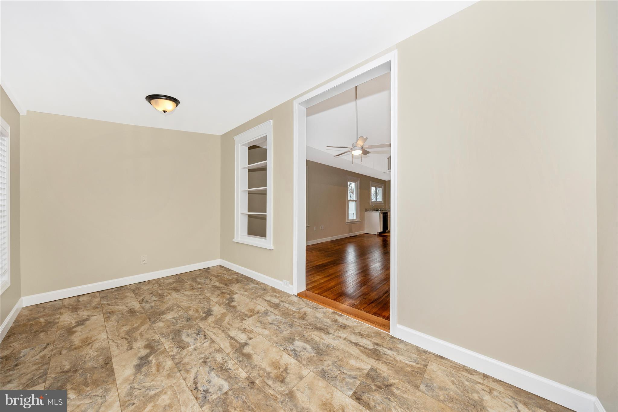 12401 Cedar Ridge Road Williamsport, MD 21795 - Photo 5 of 54 Foyer