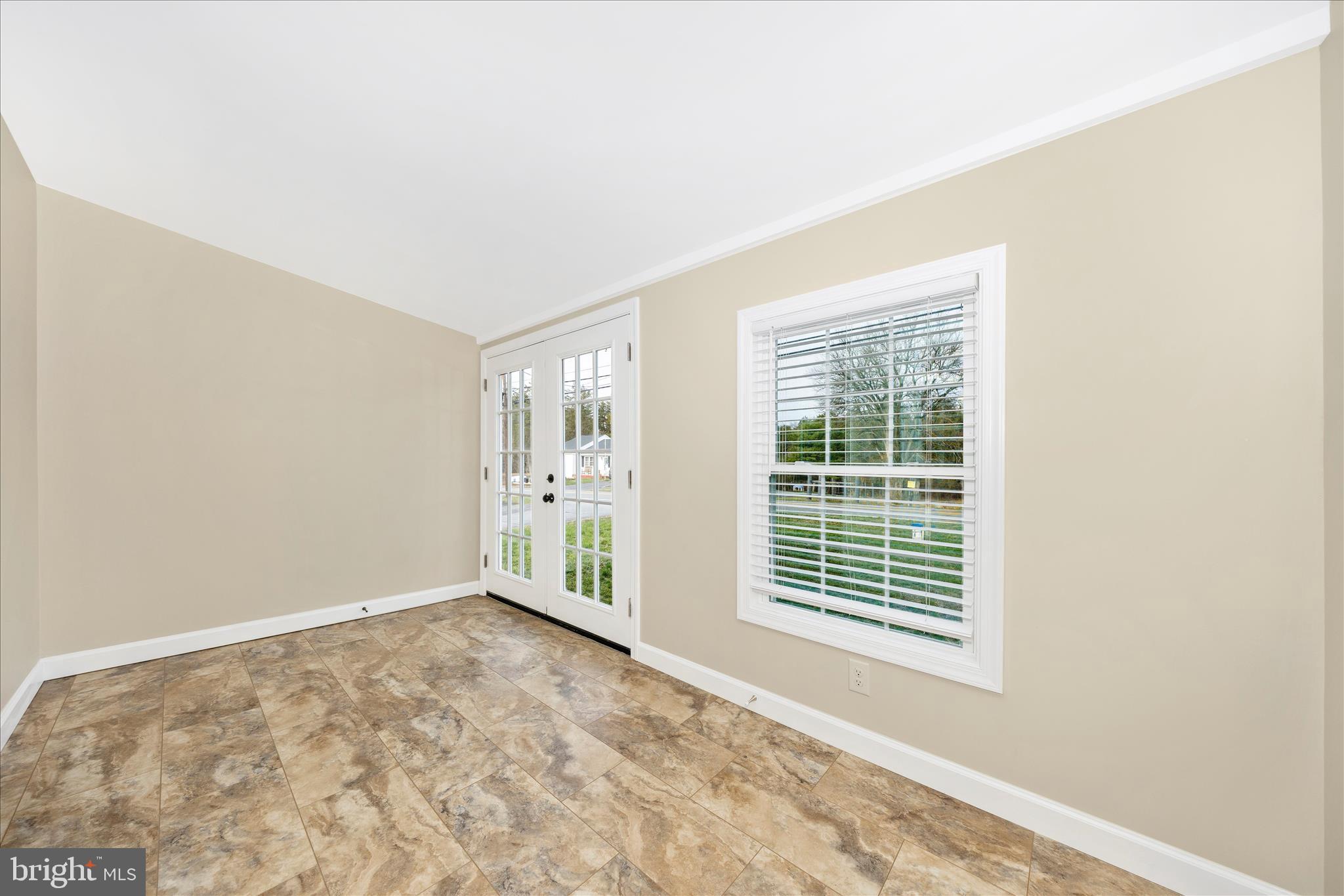 12401 Cedar Ridge Road Williamsport, MD 21795 - Photo 7 of 54 Foyer