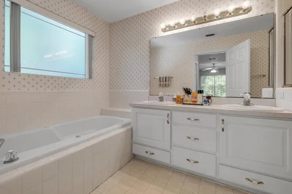 $3,200 | 3528 Leighton Hall Court, Tallahassee, FL 32309