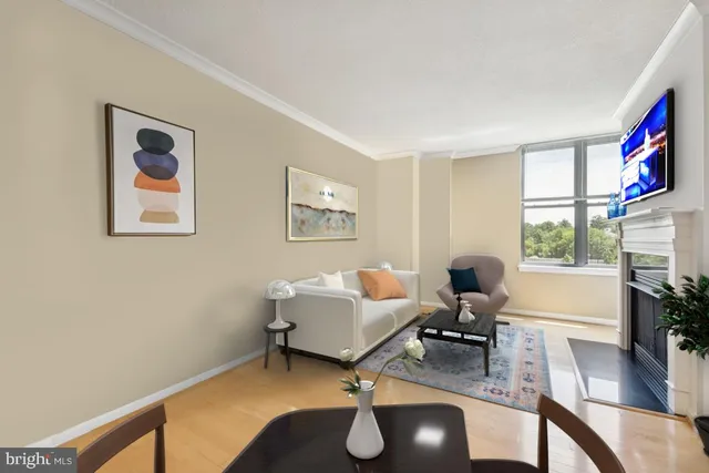 $455,000 | 2220 Fairfax Drive, Unit 309, Arlington, VA 22201