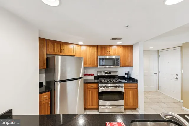 $455,000 | 2220 Fairfax Drive, Unit 309, Arlington, VA 22201