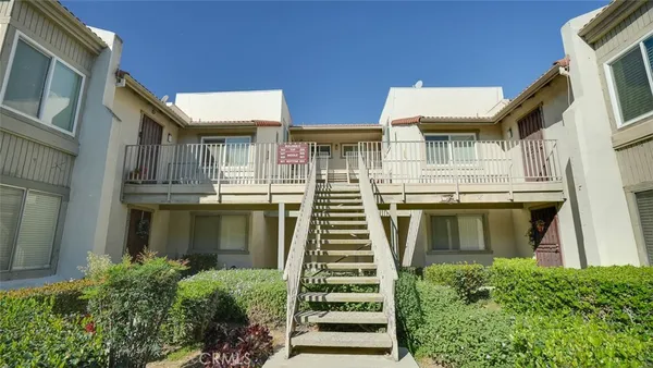 $2,300 | 833 Cinnamon Lane, Unit 4, Duarte, CA 91010