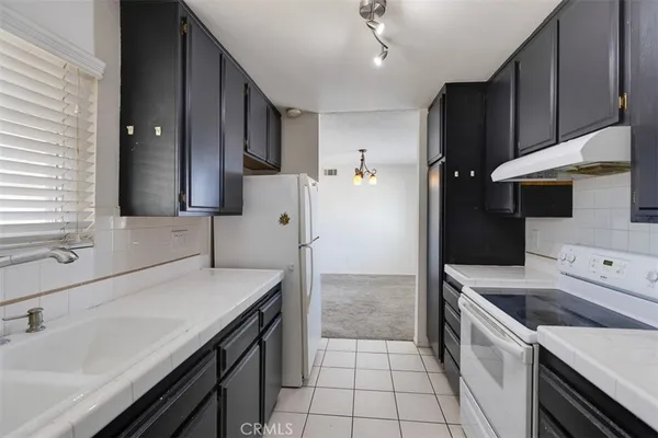 $2,300 | 833 Cinnamon Lane, Unit 4, Duarte, CA 91010