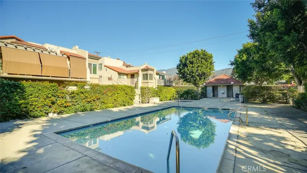 $2,300 | 833 Cinnamon Lane, Unit 4, Duarte, CA 91010