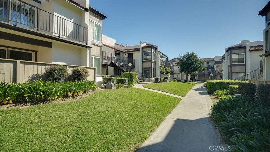 833 Cinnamon Lane, Unit 4 Duarte, CA 91010 - Photo 34 of 34 a view of a street with a building in the background