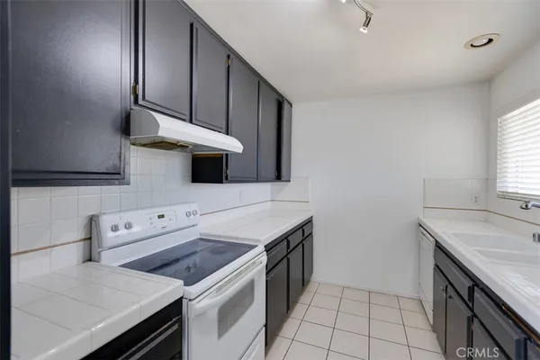 $2,300 | 833 Cinnamon Lane, Unit 4, Duarte, CA 91010
