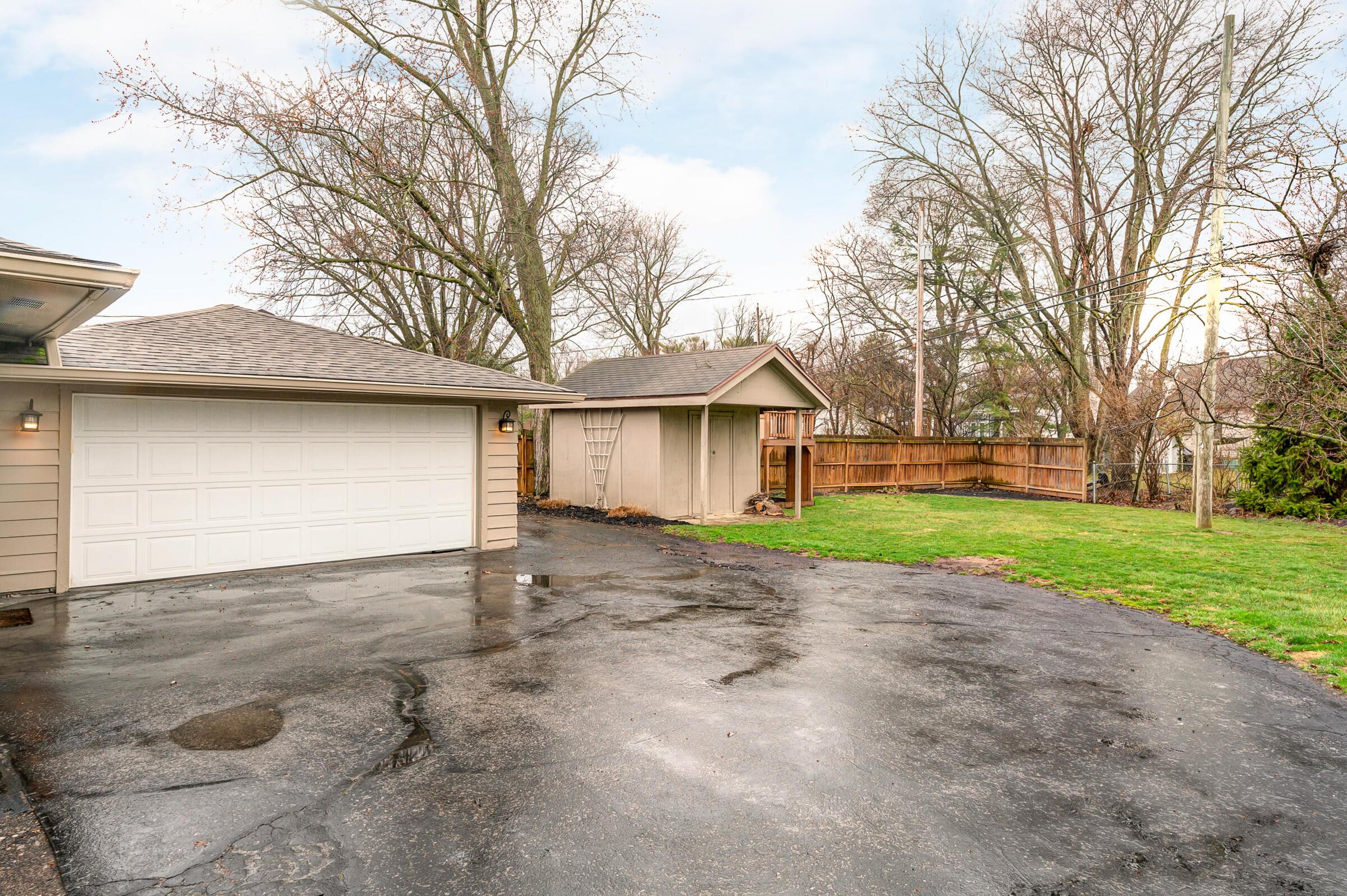 2234 Wickliffe Road Columbus, OH 43221 - Photo 37 of 42 Garage