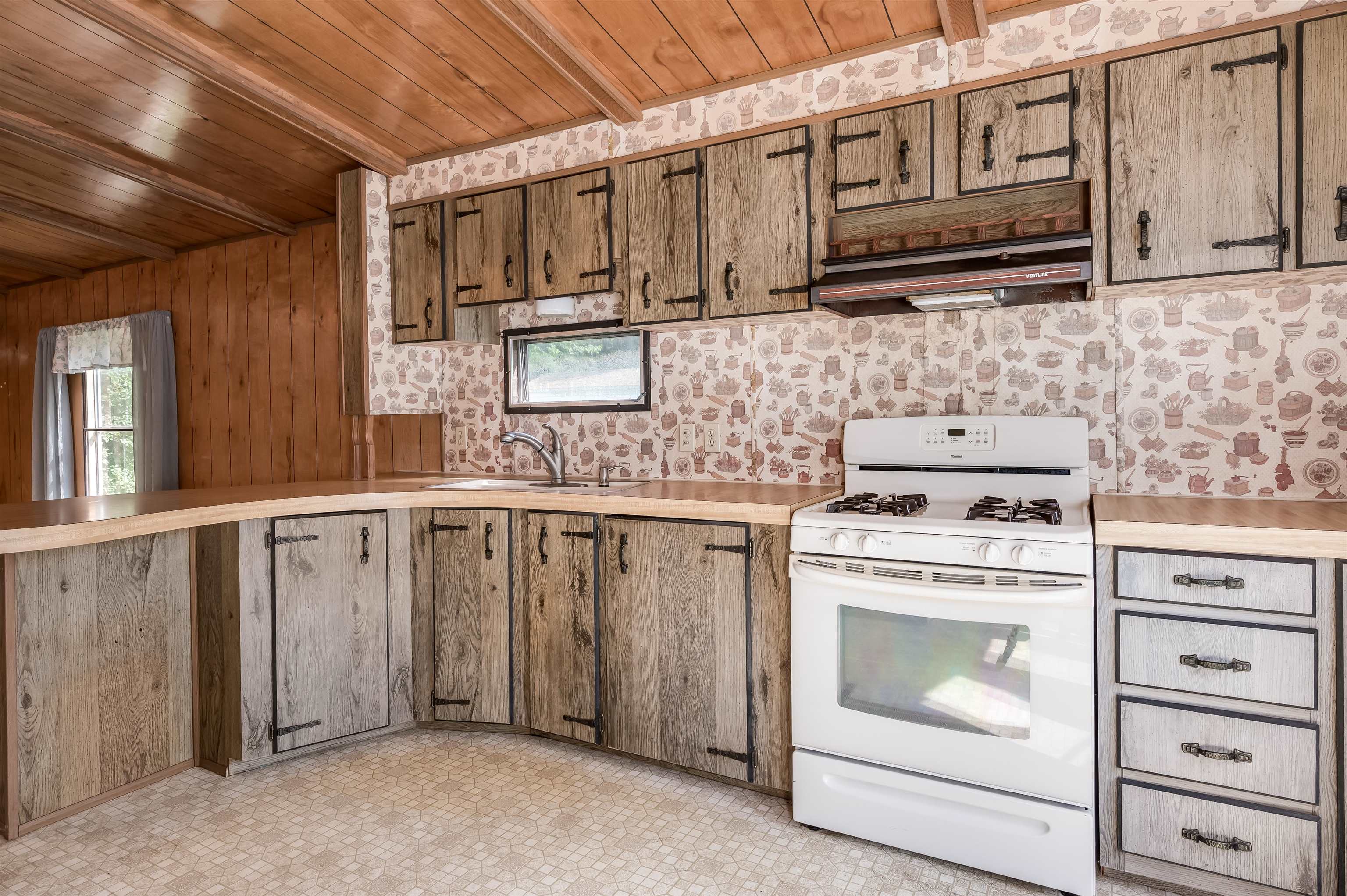 70 Trade Wind Lane Rochester, NH 03867 - Photo 6 of 27