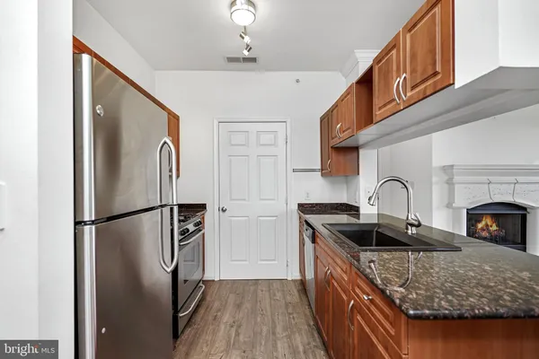 $330,000 | 12901 Centre Park Circle, Unit 420, Herndon, VA 20171