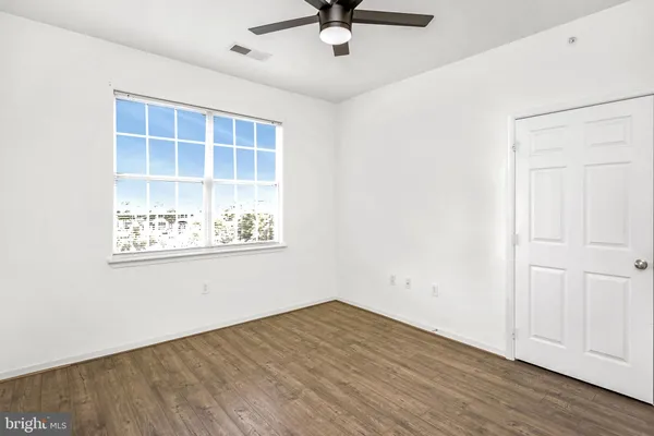 $330,000 | 12901 Centre Park Circle, Unit 420, Herndon, VA 20171