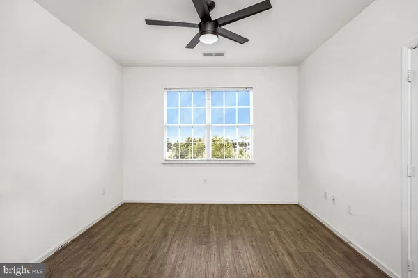 $330,000 | 12901 Centre Park Circle, Unit 420, Herndon, VA 20171