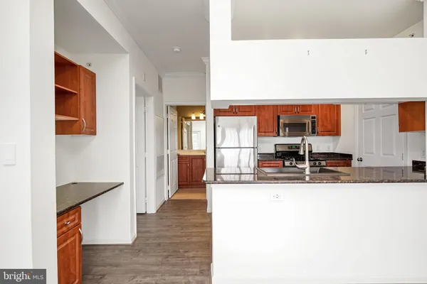 $330,000 | 12901 Centre Park Circle, Unit 420, Herndon, VA 20171