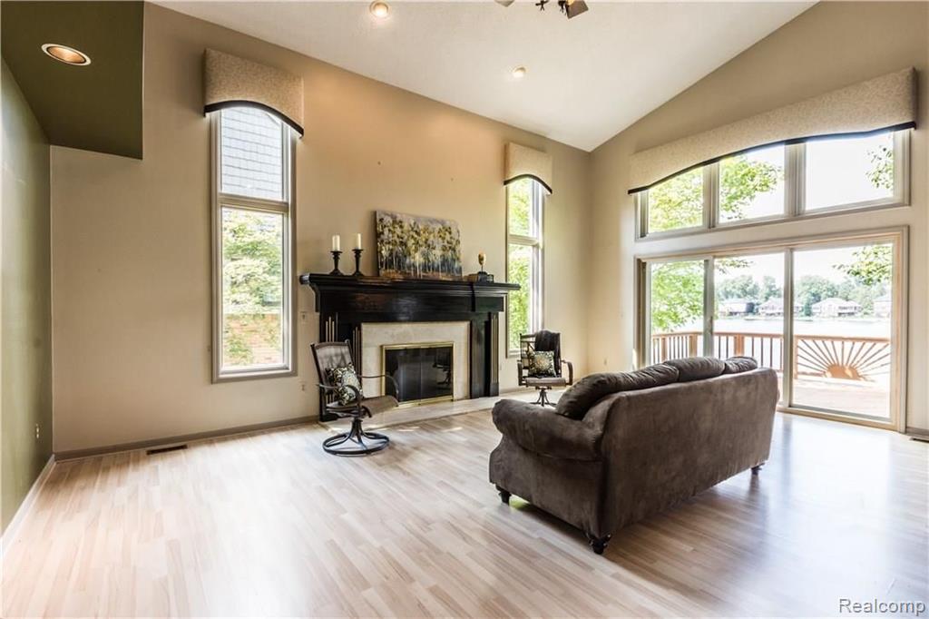 1865 South Shore Drive Rochester Hills, MI 48307 - Photo 14 of 47