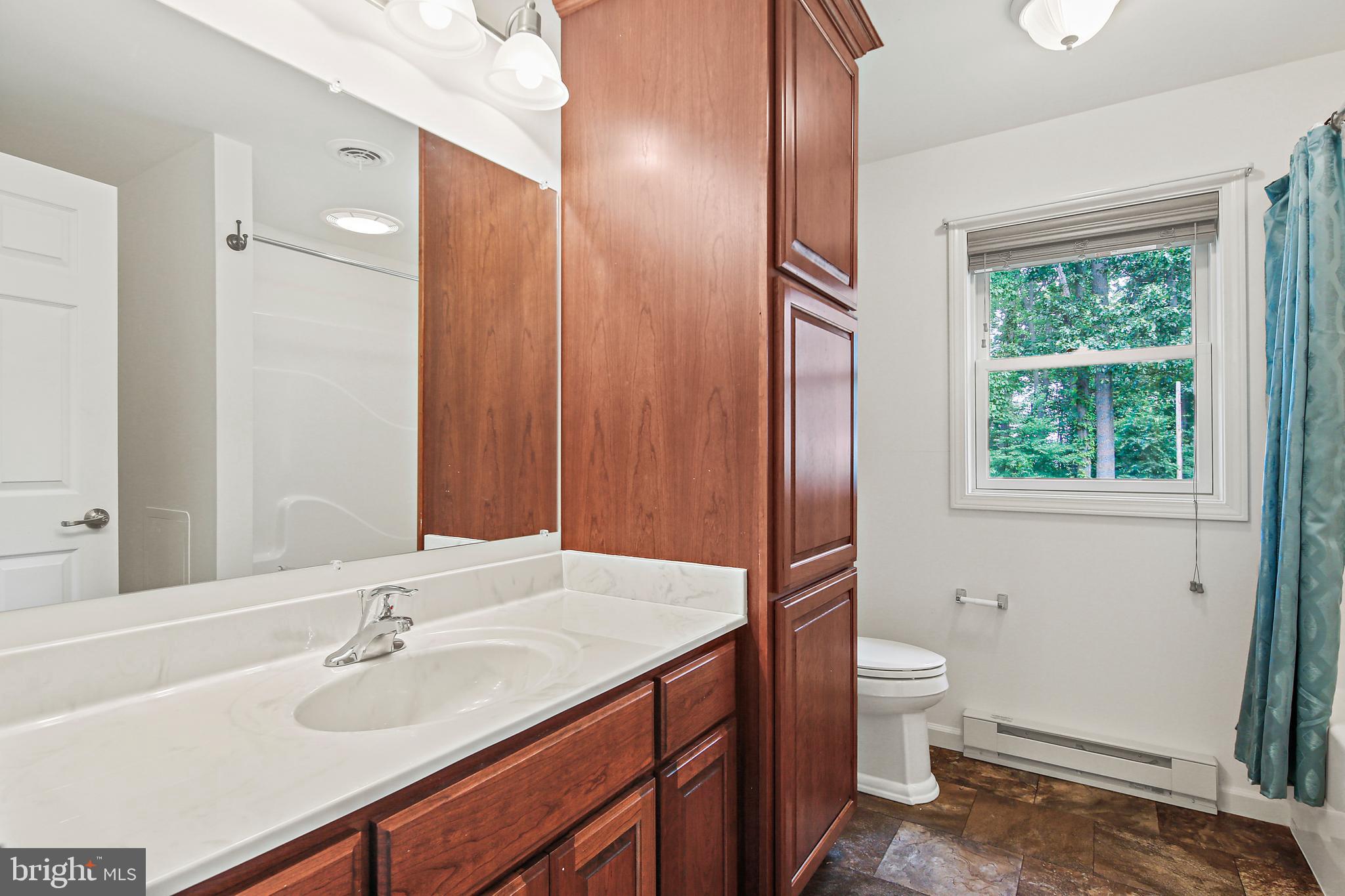 750 Barts Church Road Hanover, PA 17331 - Photo 28 of 56 Upper Level Full Bath w/Tub-Shower