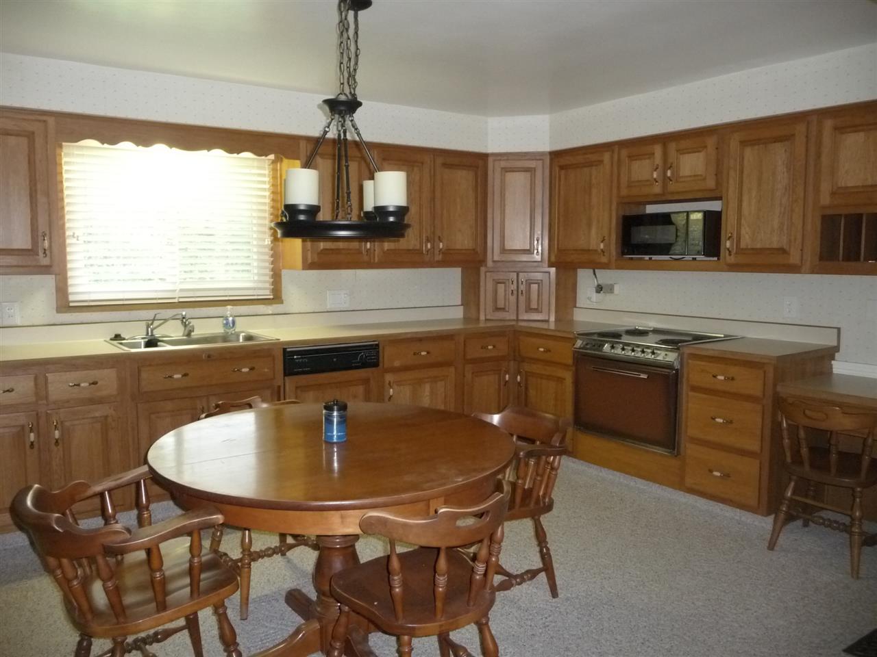 6221 Hosler Road Leo, IN 46765 - Photo 4 of 21