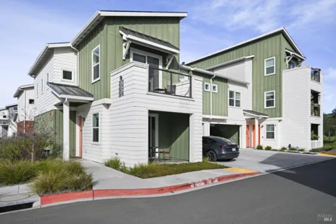 $564,999 | 2670 Franz Kafka Avenue, Santa Rosa, CA 95404