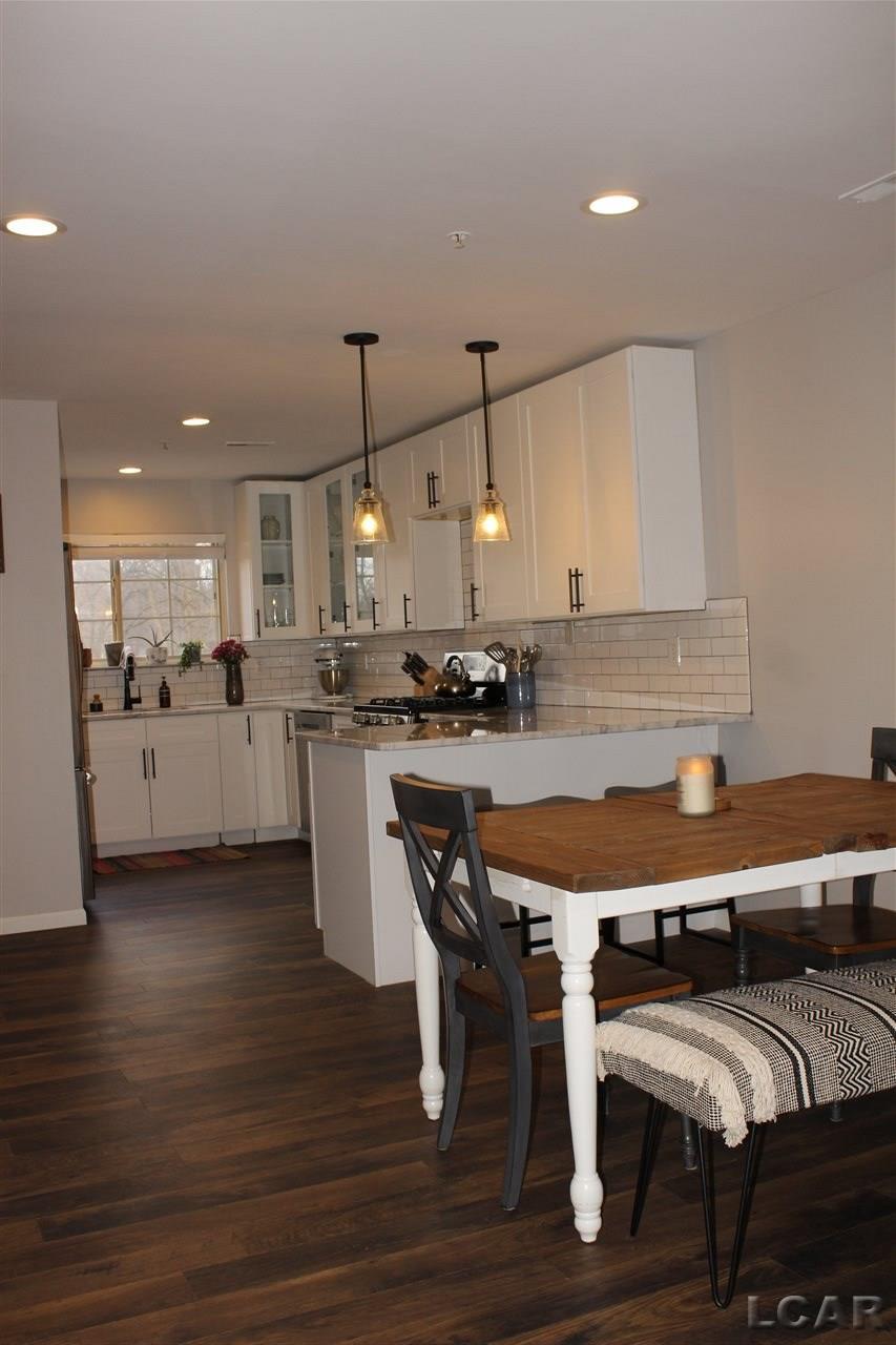 16988 Farmington Road Livonia, MI 48154 - Photo 6 of 23 31375175-5.JPG