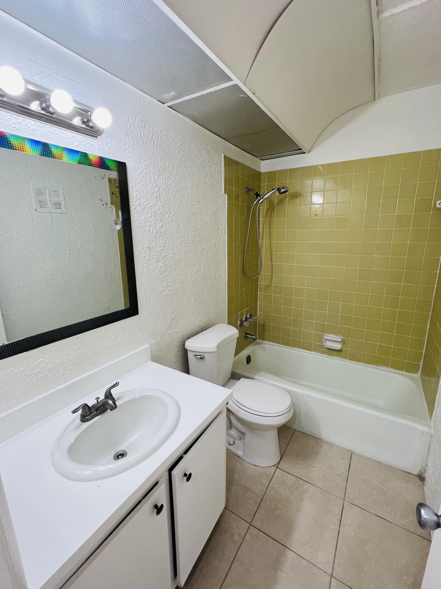 604 Northwest 13th Street, Unit 21 Boca Raton, FL 33486 - Photo 8 of 14 604 NW 13th Street #21 New Pics (8)