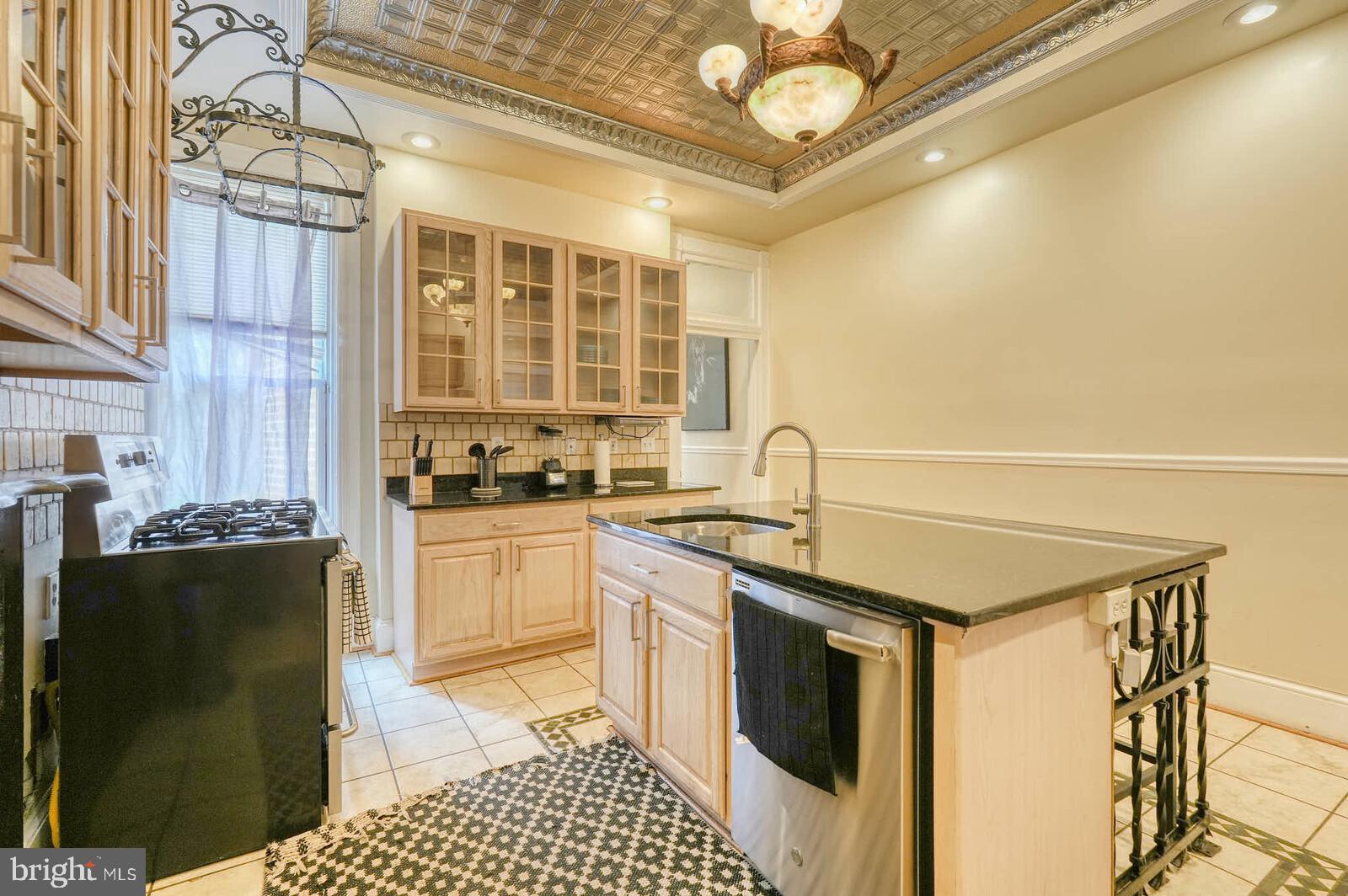 1402 Light Street Baltimore, MD 21230 - Photo 16 of 60 Kitchen - Main Level