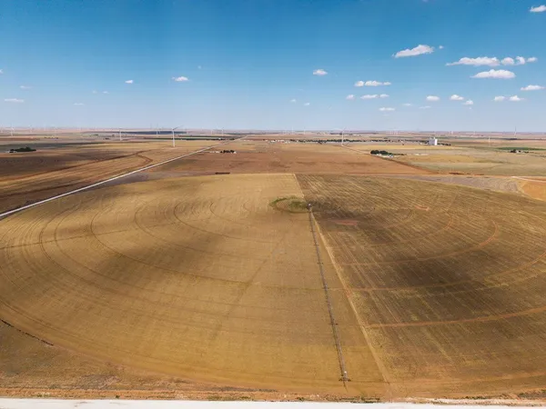 $260,000 | 695 County Road 24, Muleshoe, TX 79347