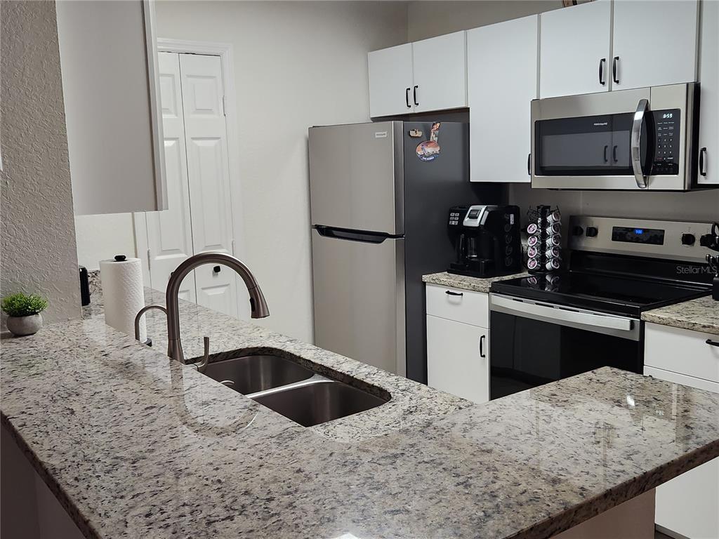 8926 Manor Loop, Unit 201B Lakewood Ranch, FL 34202 - Photo 7 of 32 Gallery Image 7