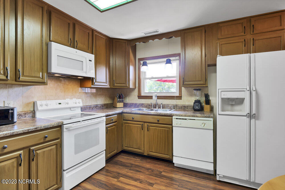 116 Myrtle Avenue Kure Beach, NC 28428 - Photo 8 of 35 011_p4255822