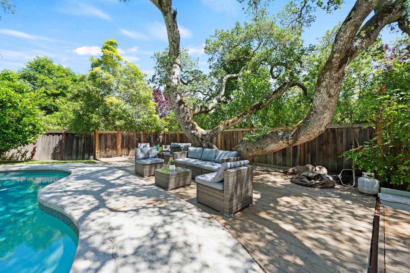 220 Robin Road Hillsborough, CA 94010 - Photo 25 of 39