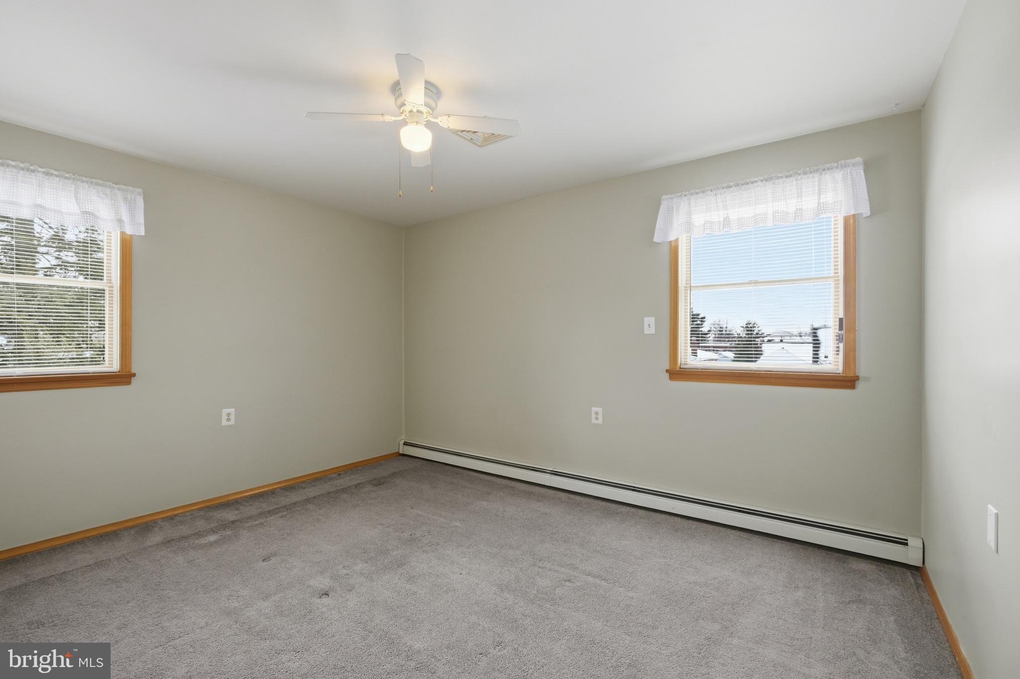 708 Hoffnagle Street Philadelphia, PA 19111 - Photo 27 of 58