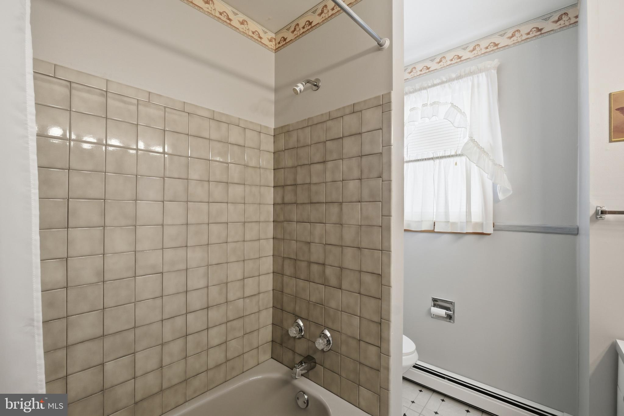 708 Hoffnagle Street Philadelphia, PA 19111 - Photo 35 of 58