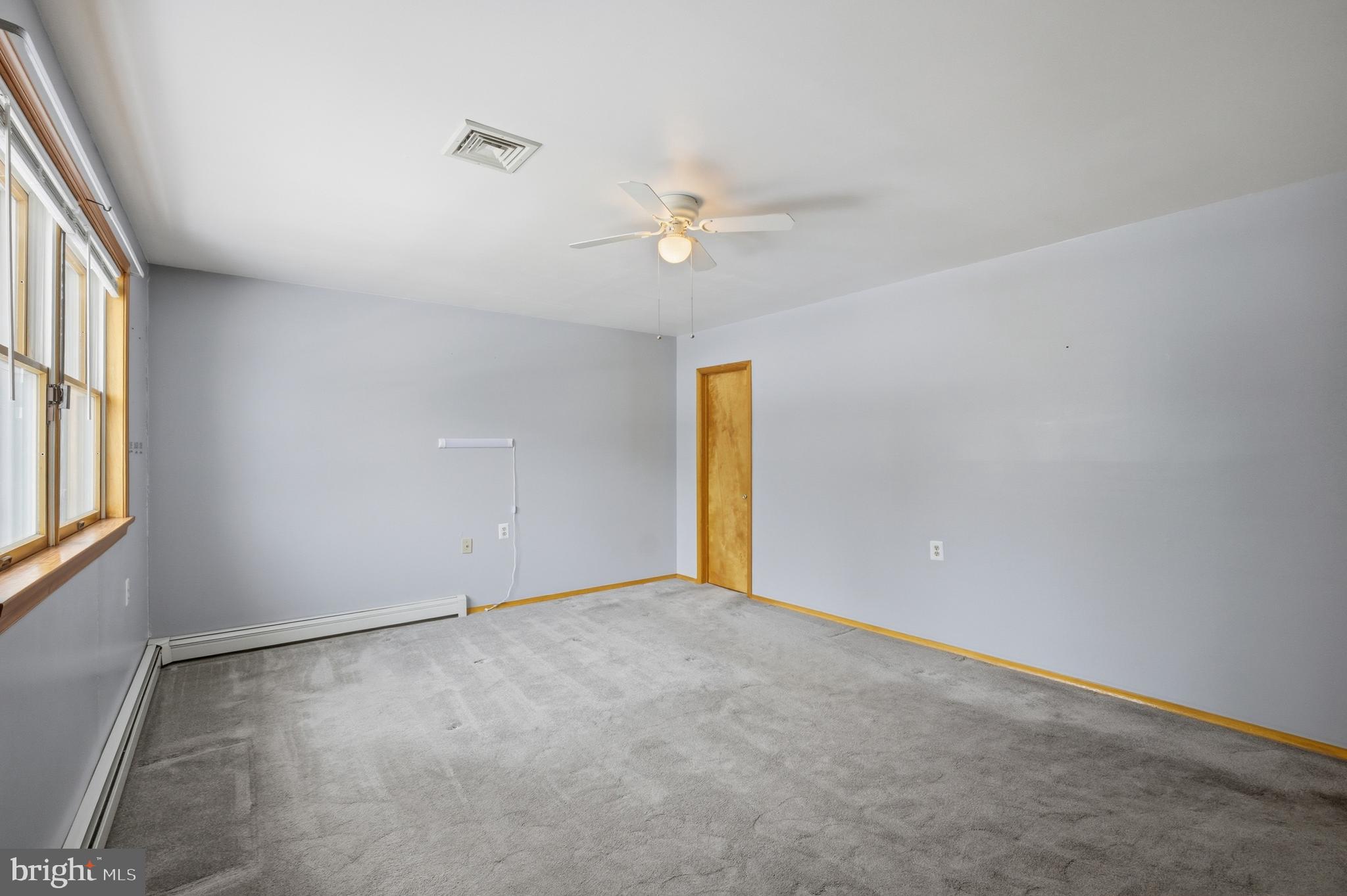 708 Hoffnagle Street Philadelphia, PA 19111 - Photo 41 of 58