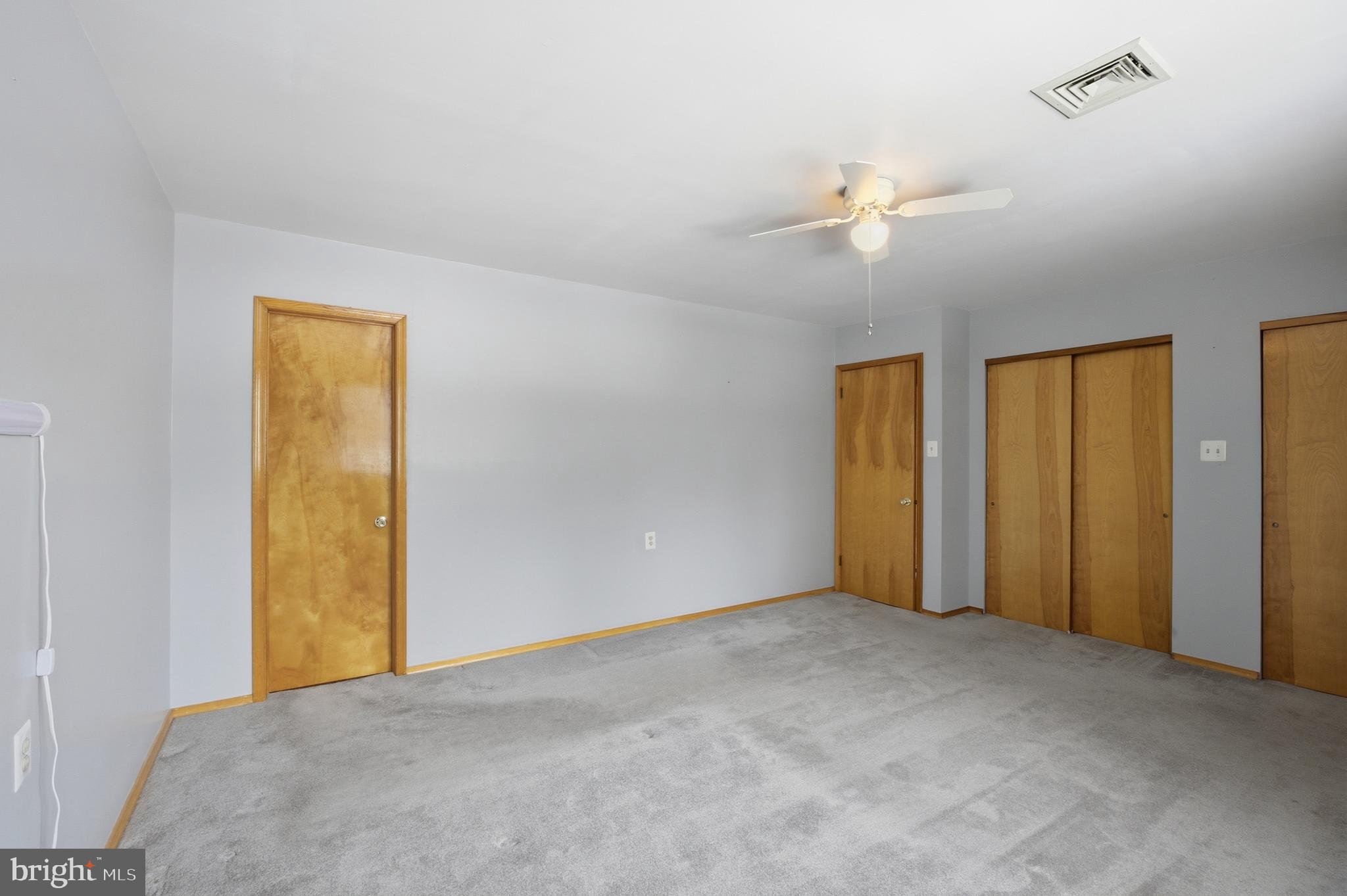 708 Hoffnagle Street Philadelphia, PA 19111 - Photo 42 of 58