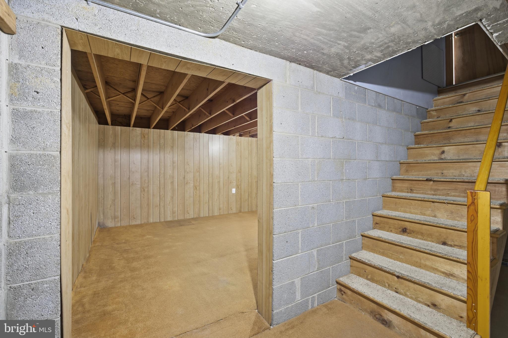 708 Hoffnagle Street Philadelphia, PA 19111 - Photo 46 of 58