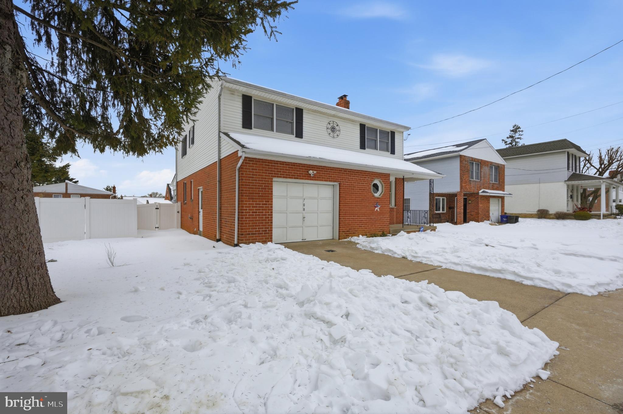 708 Hoffnagle Street Philadelphia, PA 19111 - Photo 56 of 58