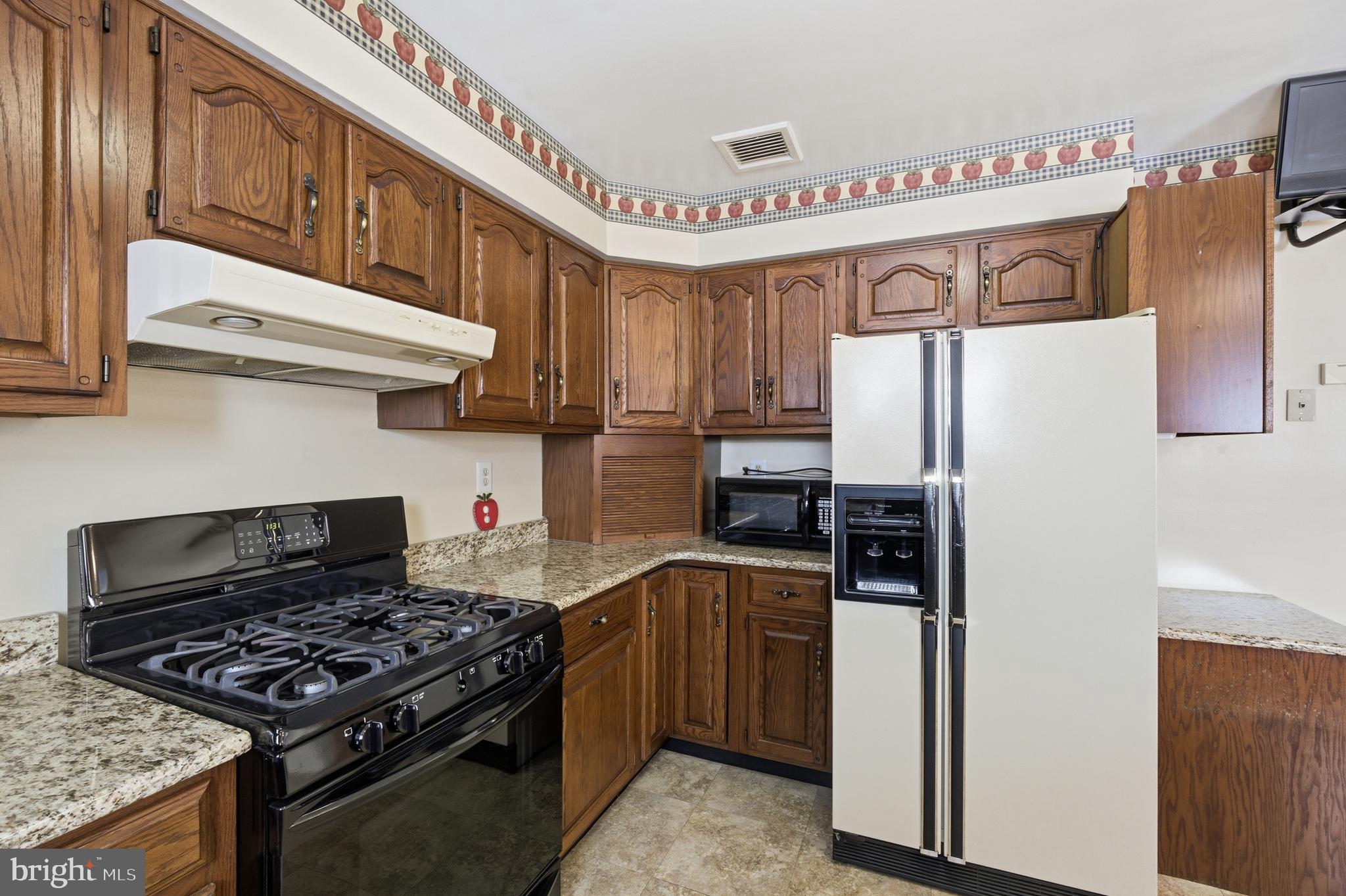 708 Hoffnagle Street Philadelphia, PA 19111 - Photo 6 of 58