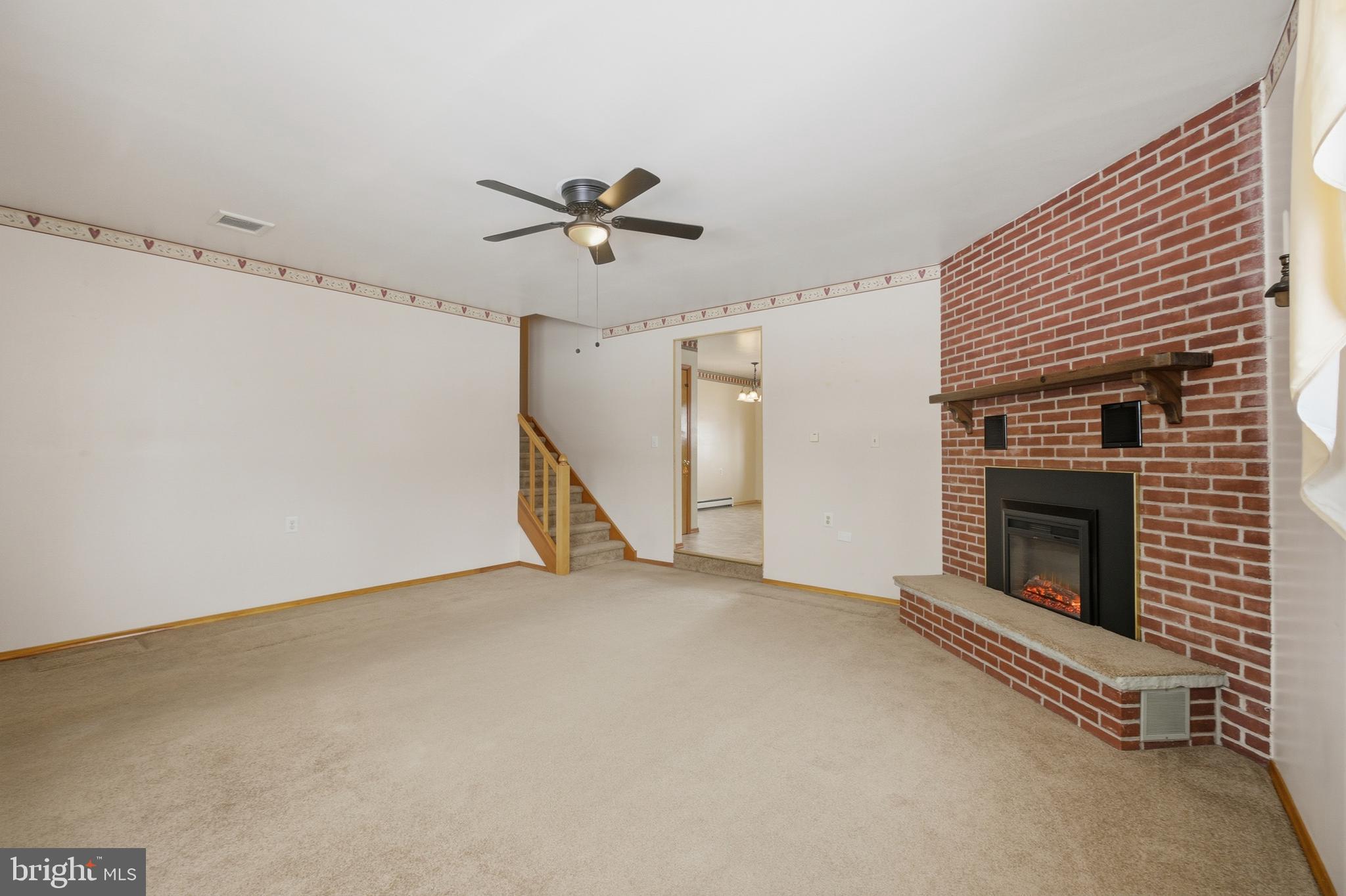 708 Hoffnagle Street Philadelphia, PA 19111 - Photo 7 of 58