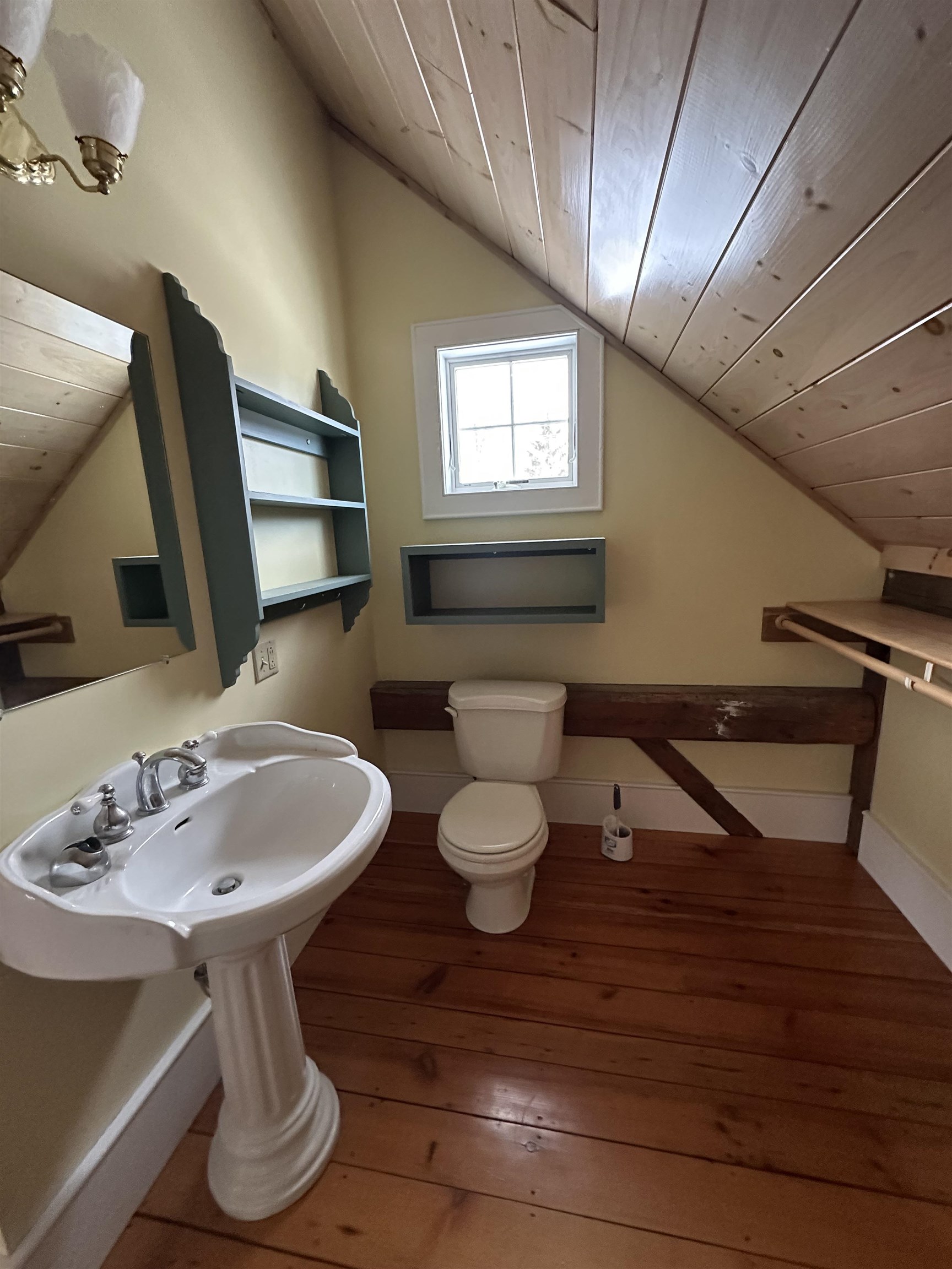 2112 Middle Road Salisbury, VT 05769 - Photo 21 of 56