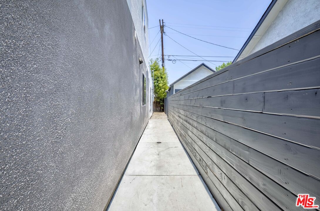 1105 East 103rd Place Los Angeles, CA 90002 - Photo 31 of 56