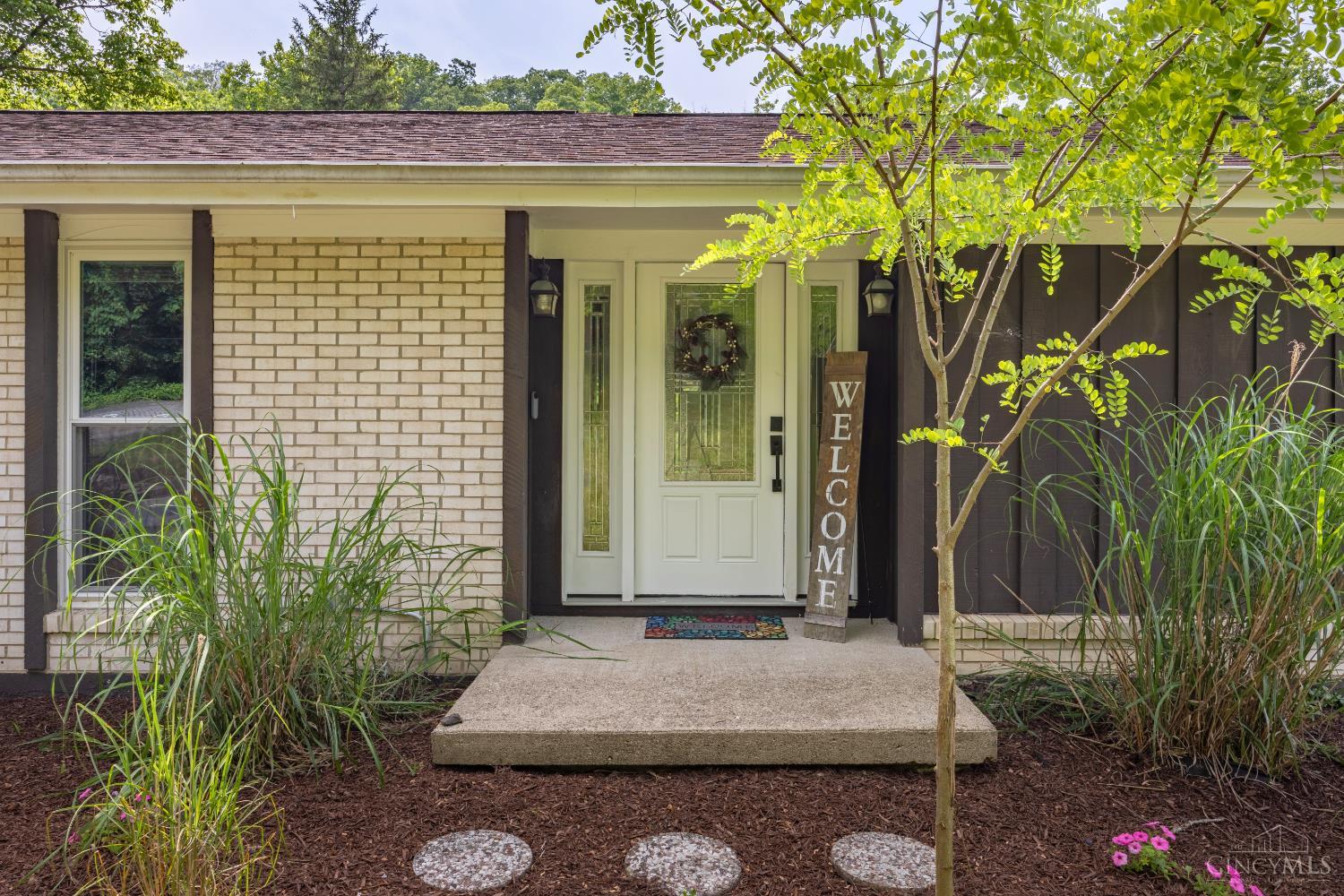 2913 8 Mile Road Cincinnati, OH 45244 - Photo 3 of 42