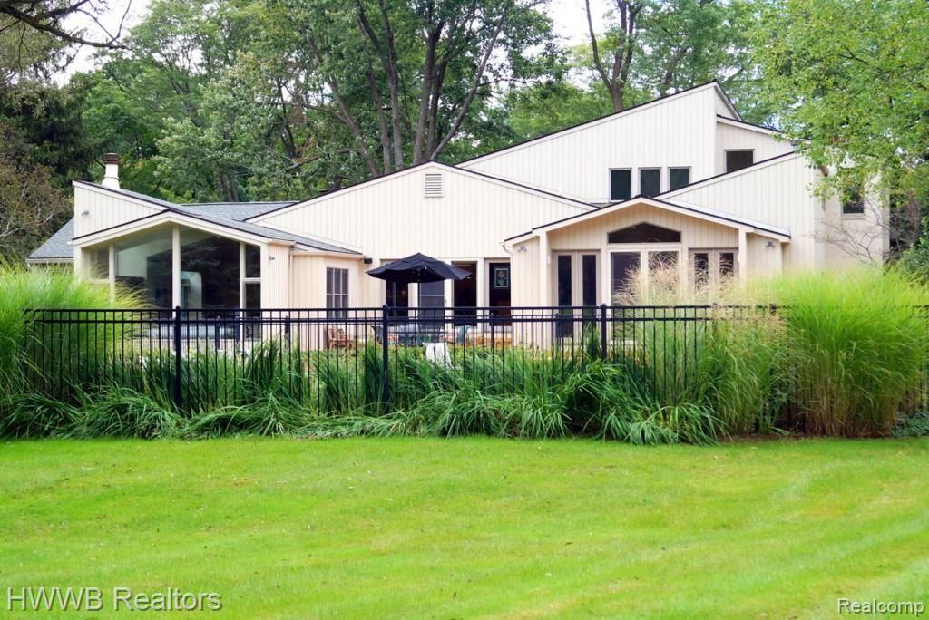 1870 Redding Road Birmingham, MI 48009 - Photo 37 of 38 DSC05089.JPG