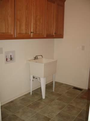 264 Valley Road Hardy, VA 24101 - Photo 7 of 26 Laundry