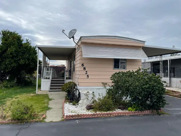 $49,500 | 6825 Capital Circle, Unit 204, Sacramento, CA 95828